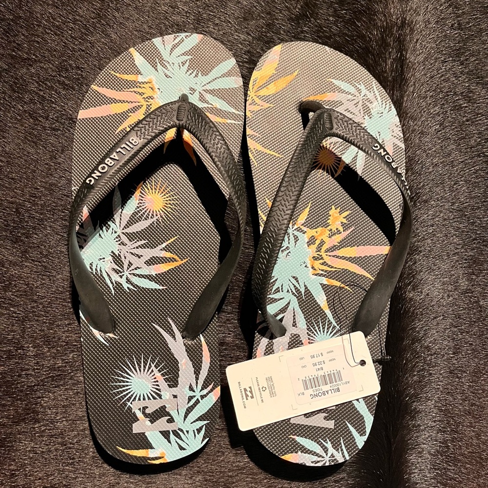 Men’s size 8 billabong flip flops